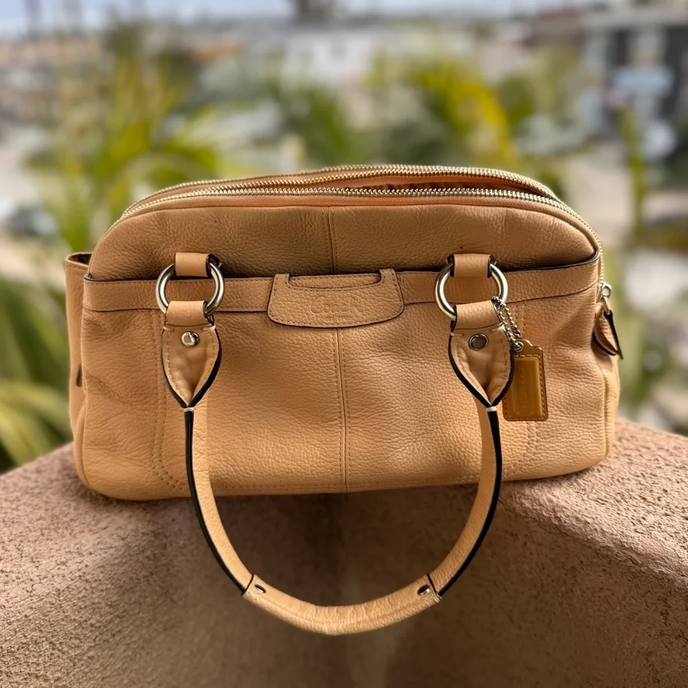 Coach Penelope Genuine Leather Purse - Picture 16 of 16